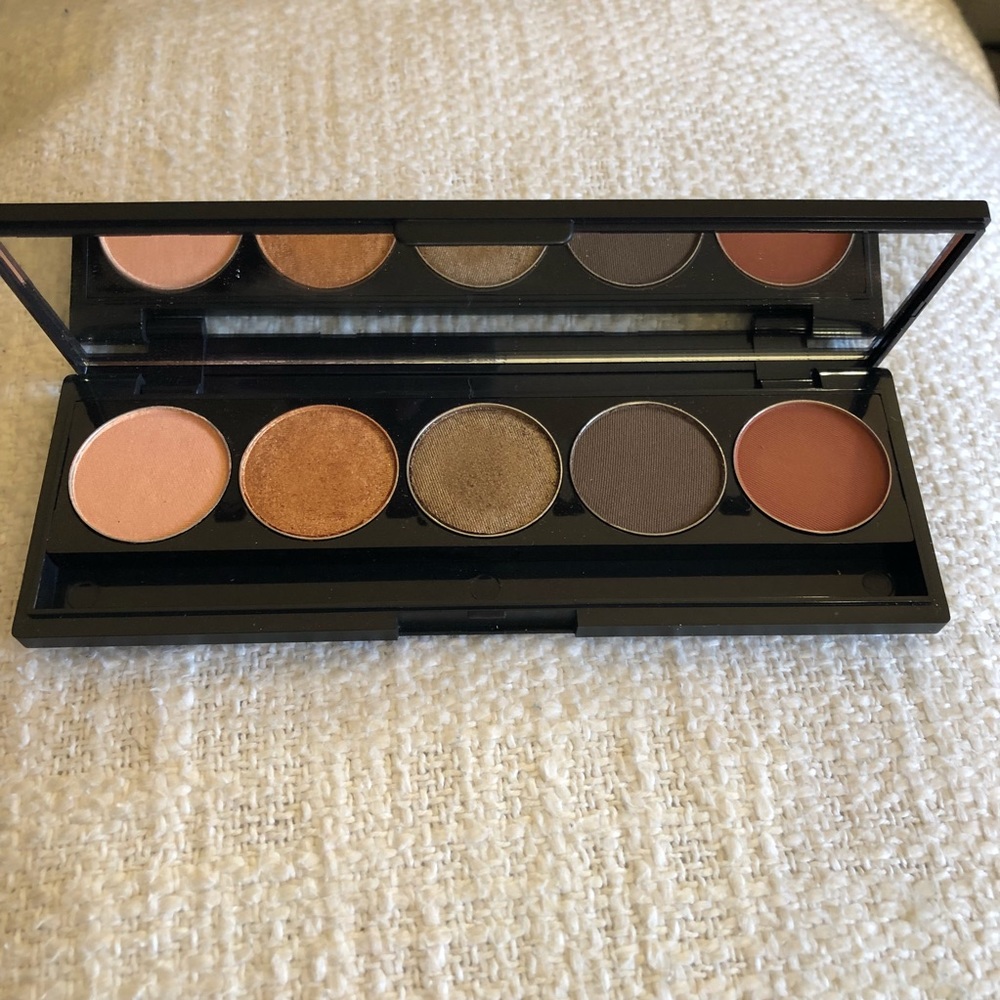 Ofra Eyeshadow Palette